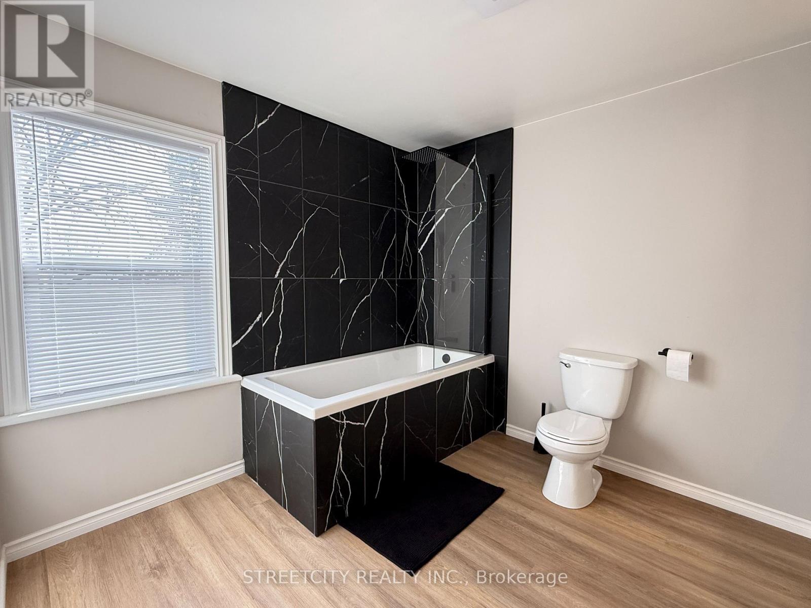 2593 Duryee Street, Oil Springs, Ontario  N0N 1P0 - Photo 20 - X12869356