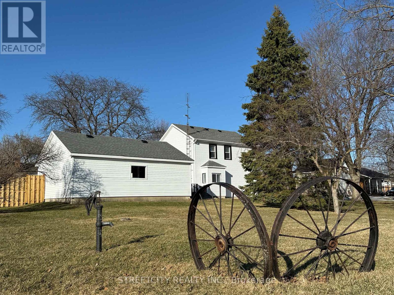 2593 Duryee Street, Oil Springs, Ontario  N0N 1P0 - Photo 24 - X12869356