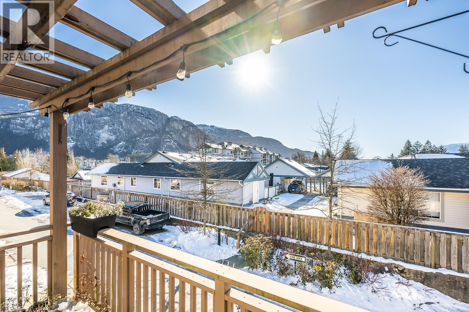 1198 Village Green Way, Squamish, British Columbia  V8B 0N5 - Photo 1 - R3096697