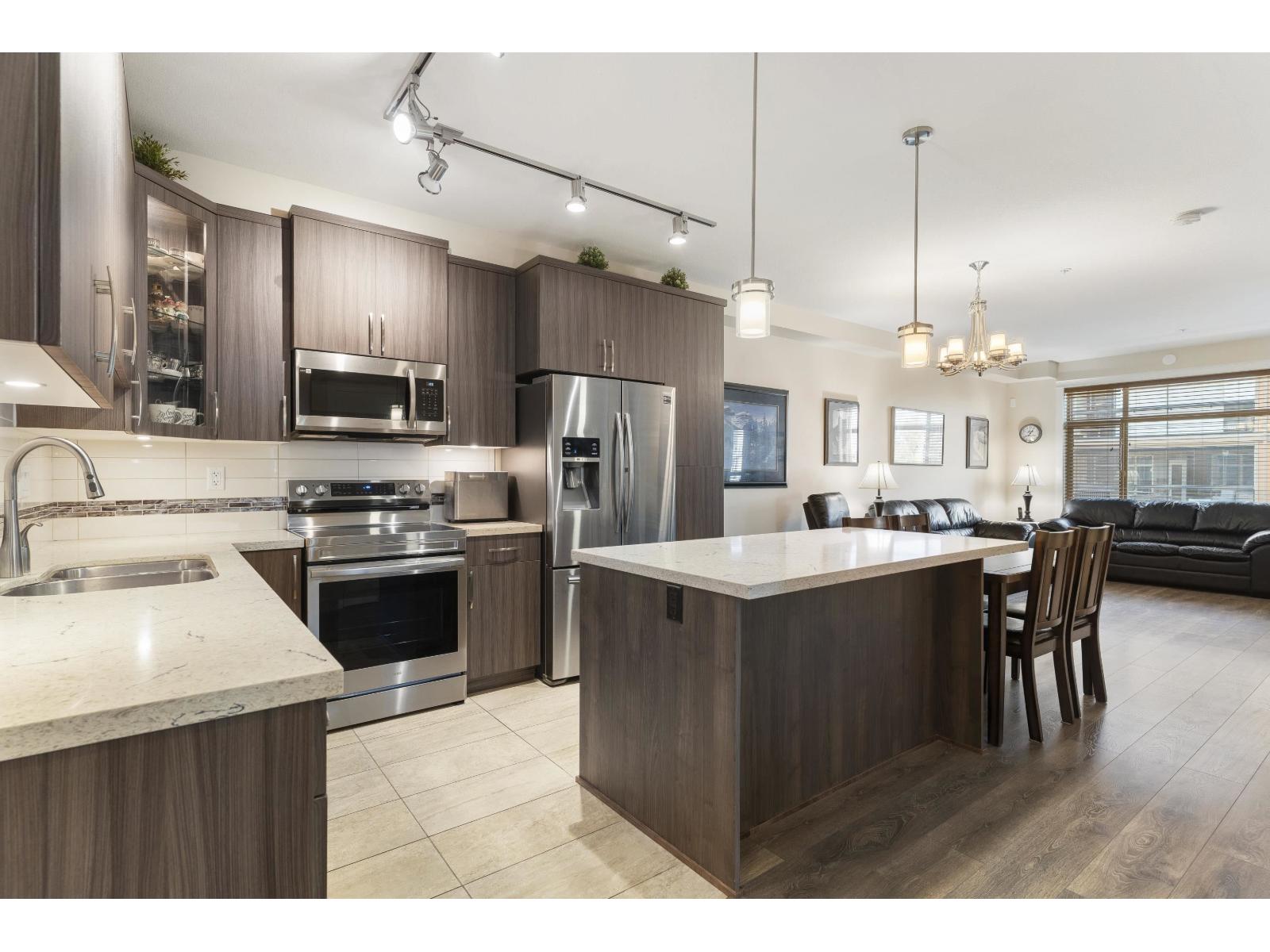 B422 20716 Willoughby Town Centre Drive, Langley, British Columbia  V2Y 3J8 - Photo 3 - R3098576