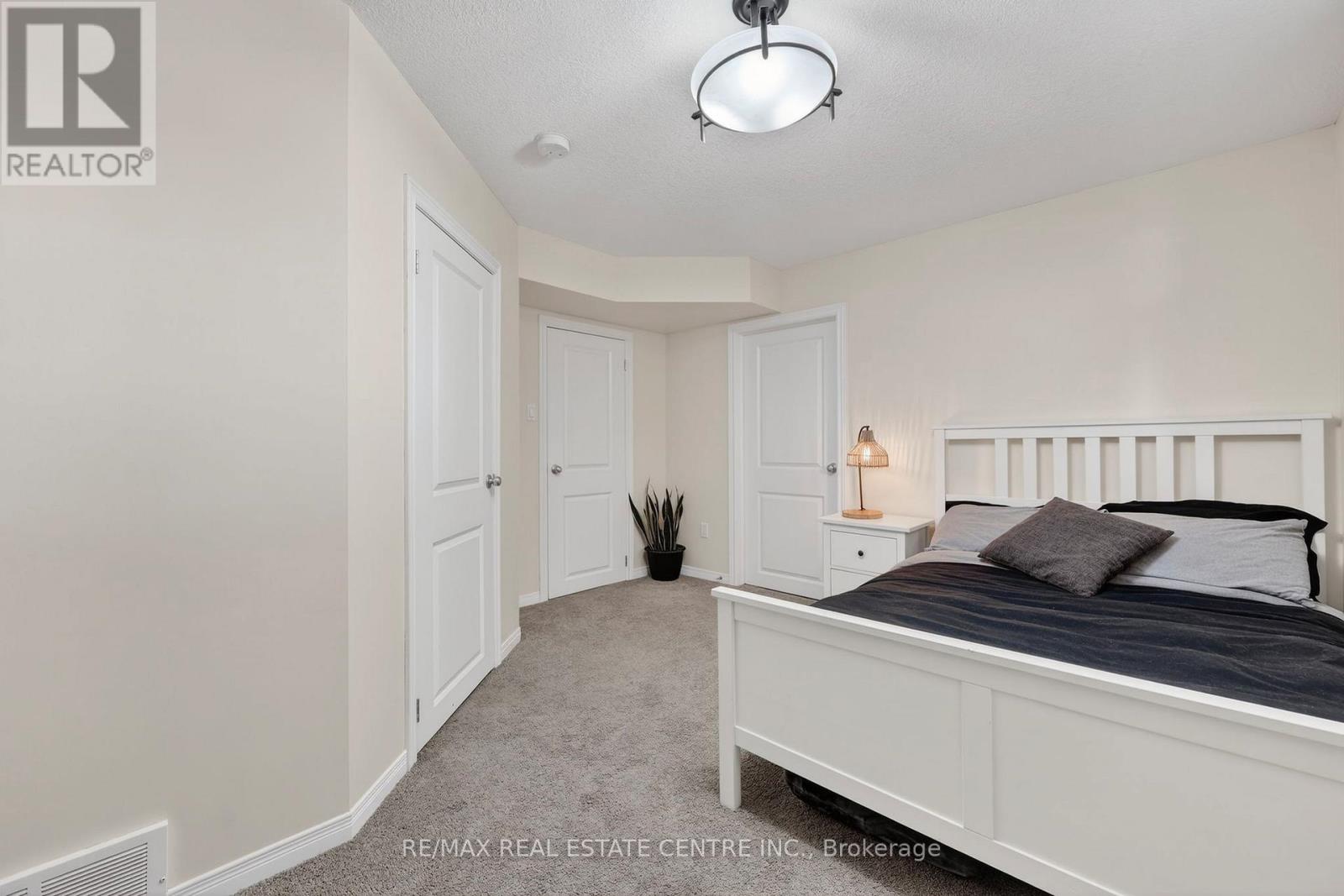 14 Sandringham Circle, Orangeville, Ontario  L9W 0A5 - Photo 46 - W12869334