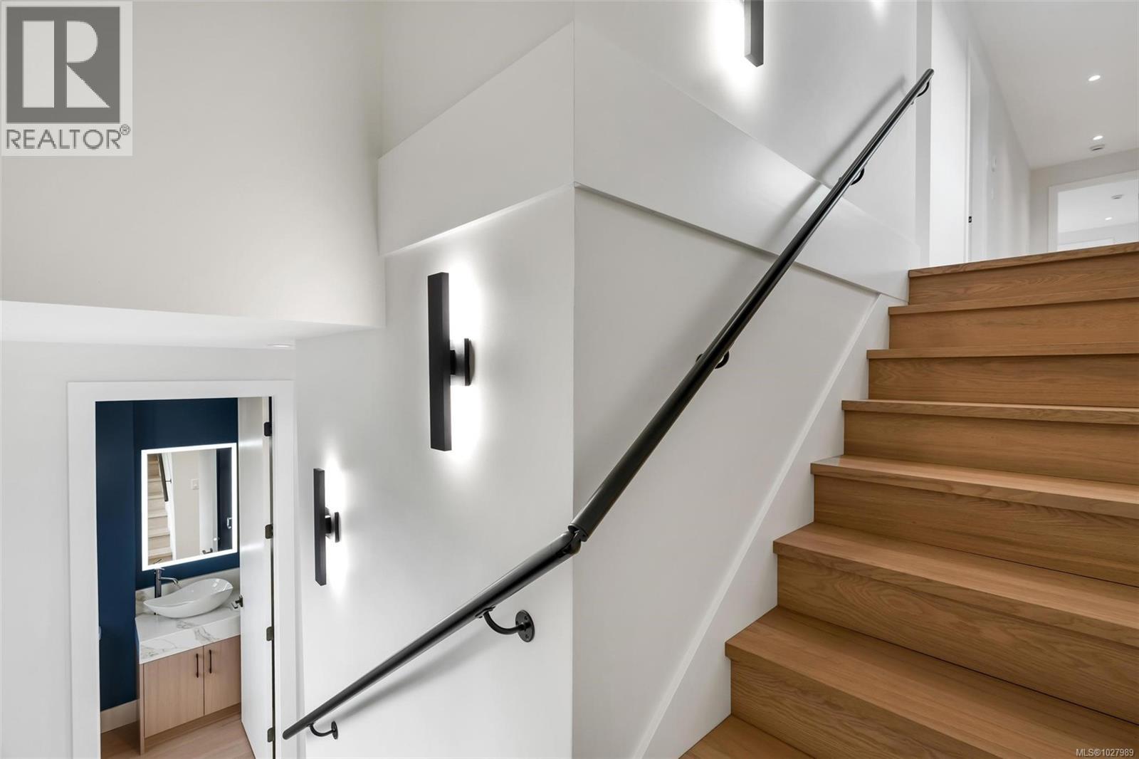 1750 Lyman Duff Lane, Victoria, British Columbia  V8S 5K3 - Photo 12 - 1027989