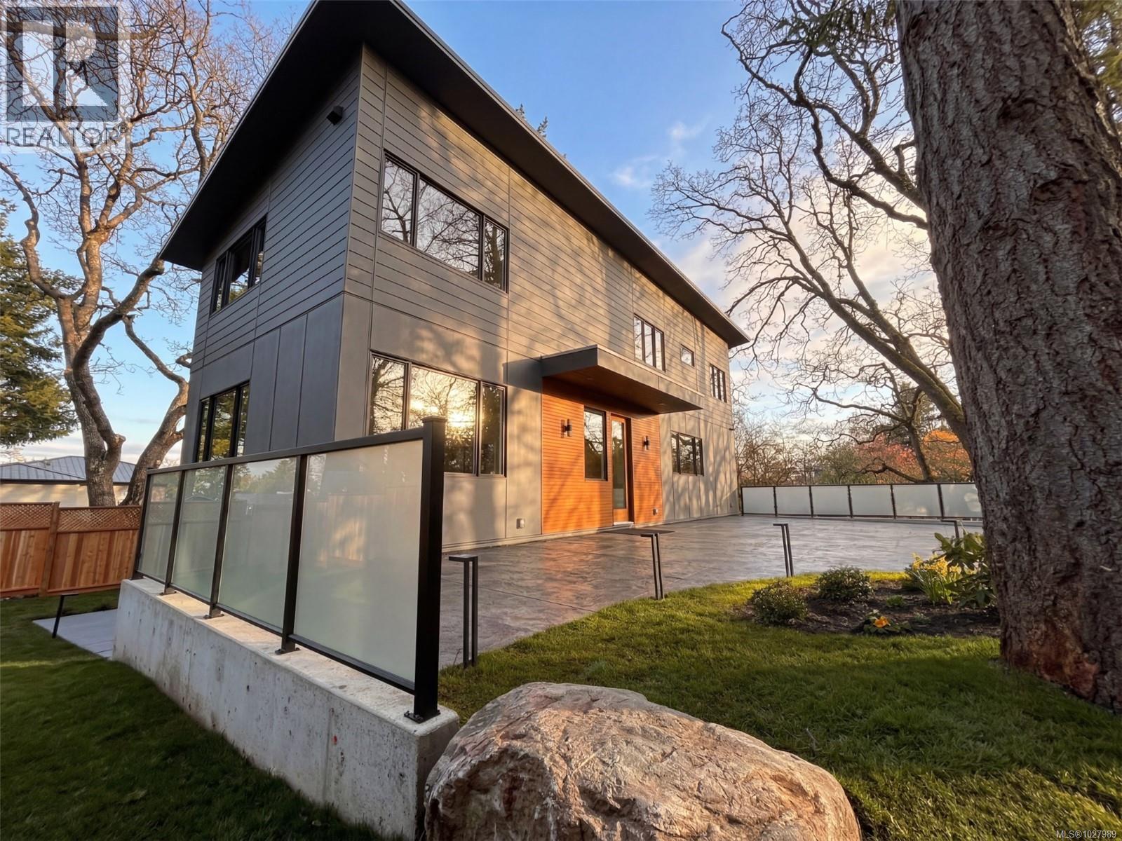 1750 Lyman Duff Lane, Victoria, British Columbia