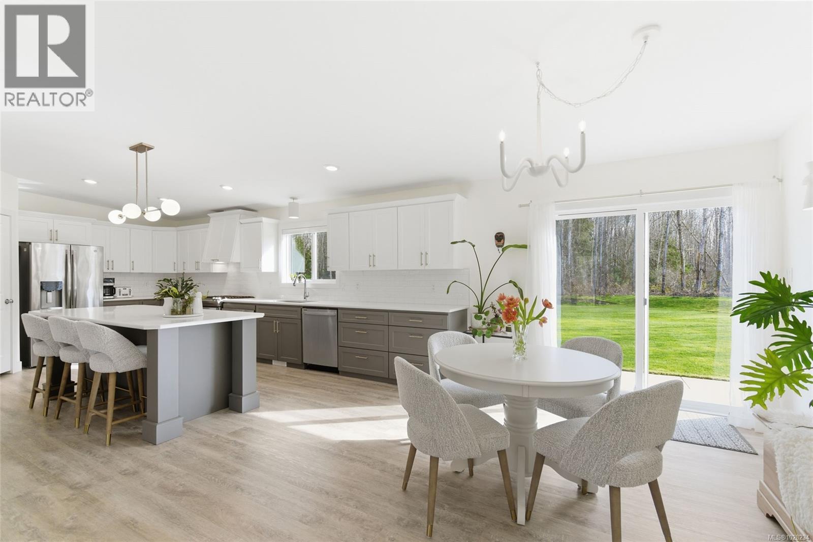 690 Gilbert Rd, Hilliers, British Columbia