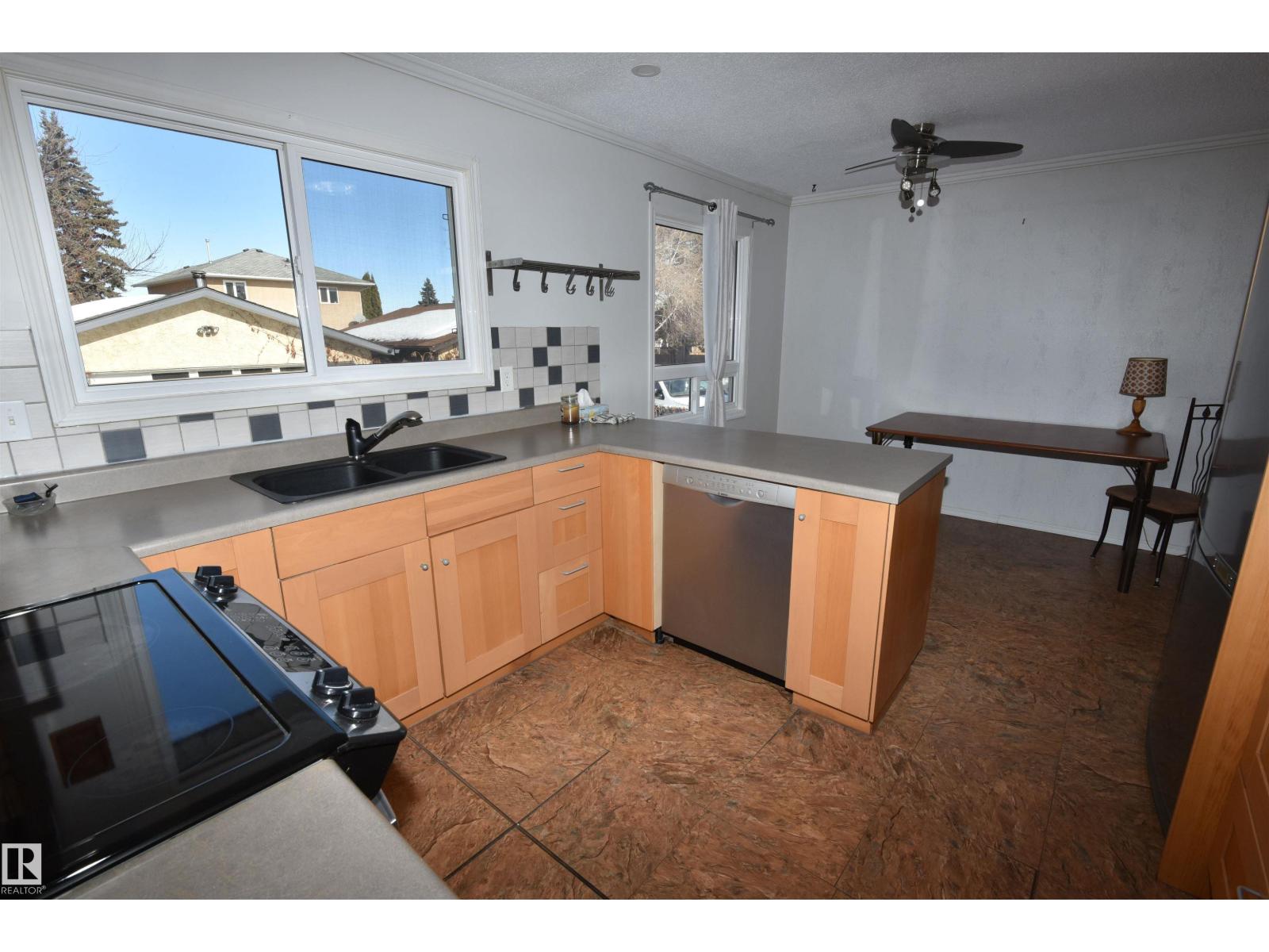 10212 168 Av Nw Nw, Edmonton, Alberta  T5X 2Z8 - Photo 7 - E4476800