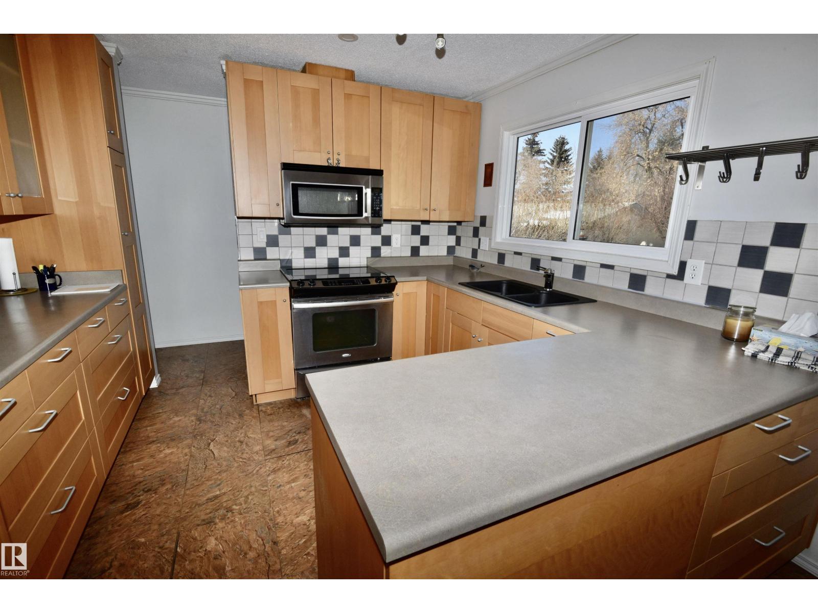 10212 168 Av Nw Nw, Edmonton, Alberta  T5X 2Z8 - Photo 6 - E4476800