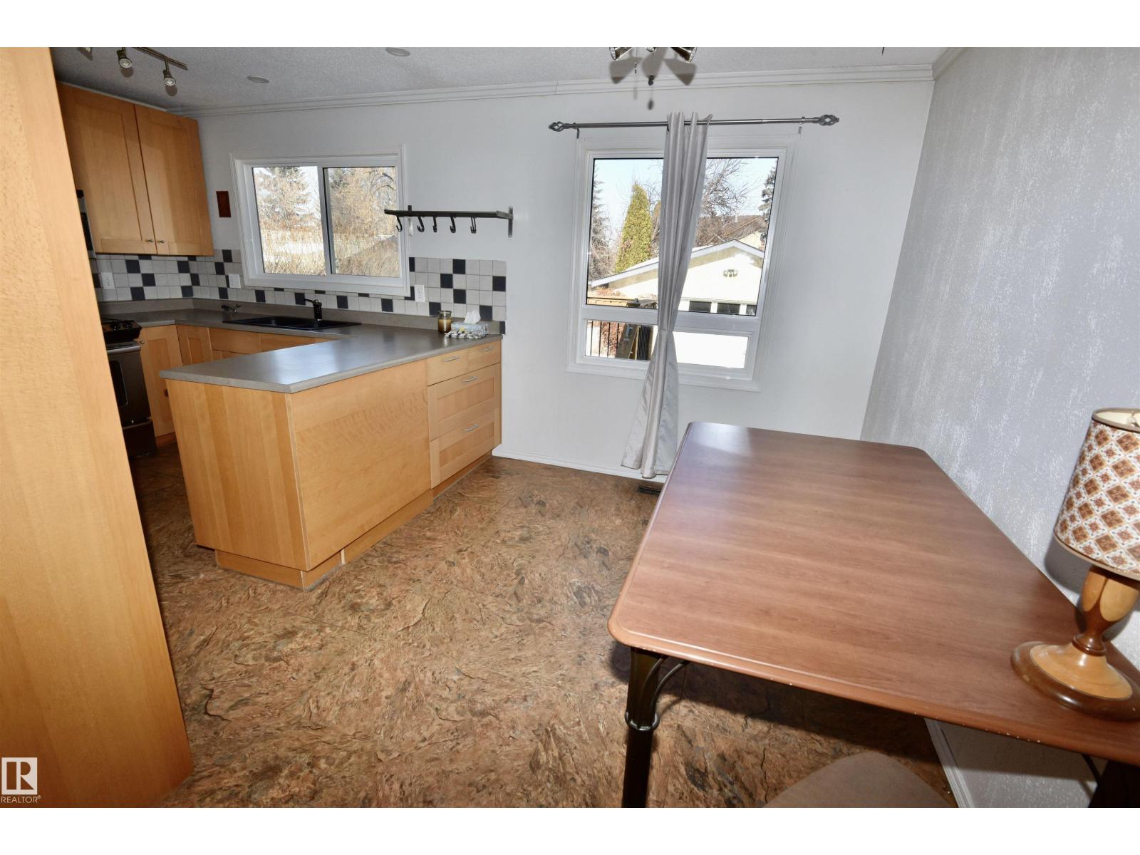 10212 168 Av Nw Nw, Edmonton, Alberta  T5X 2Z8 - Photo 4 - E4476800