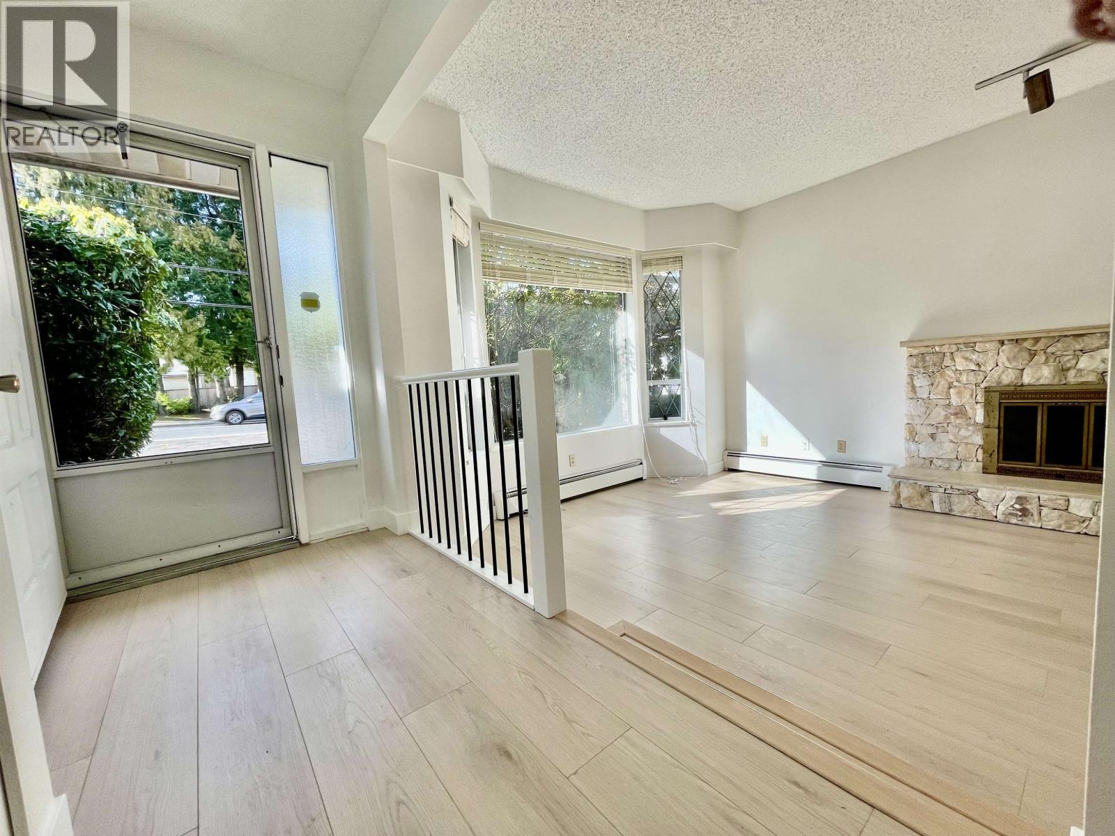 657 Poirier Street, Coquitlam, British Columbia  V3J 7M5 - Photo 3 - R3087039