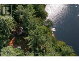 136 DEER LAKE ROAD, Huntsville, Ontario