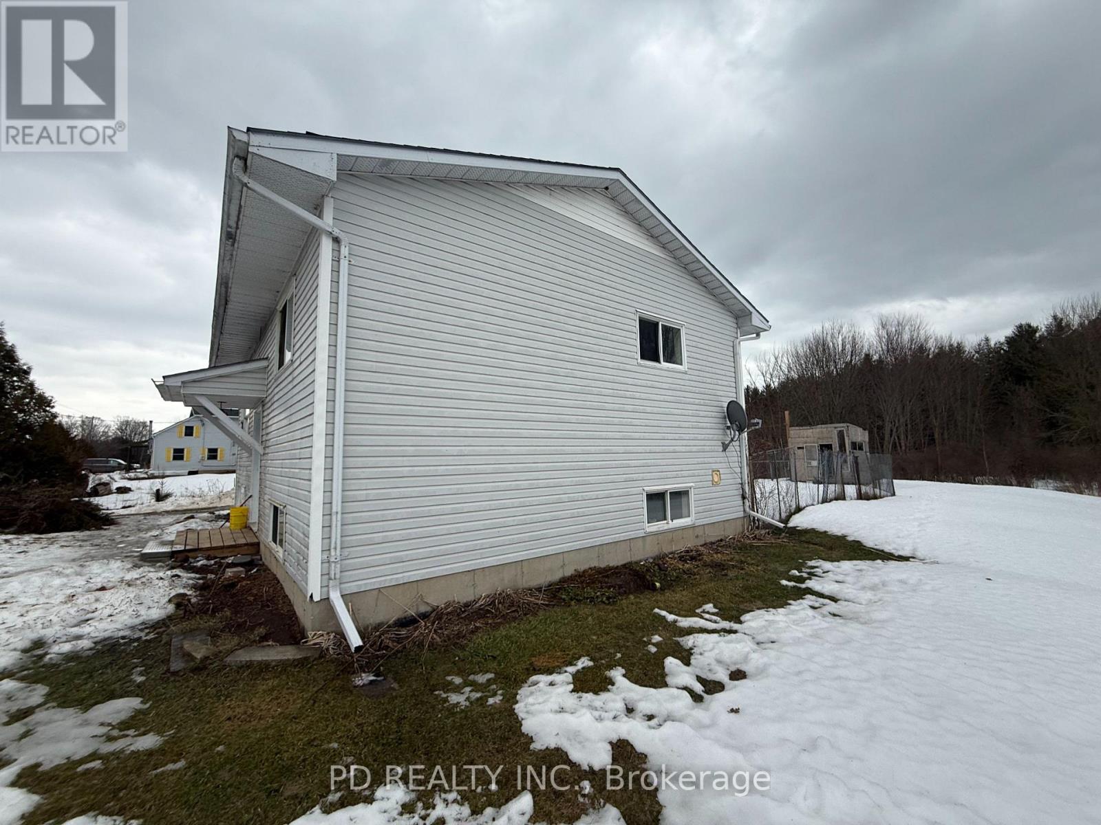 323 Lower Oak Leaf Road, Leeds And The Thousand Islands, Ontario  K0E 1N0 - Photo 13 - X12869410