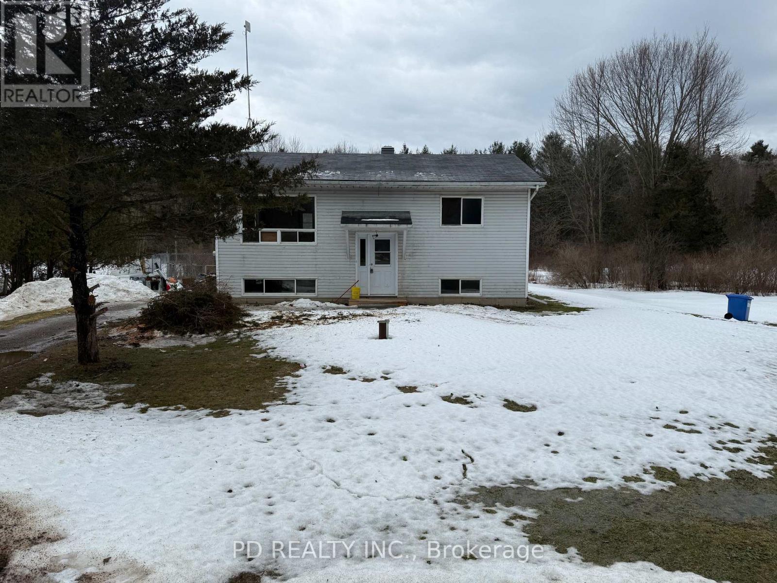323 Lower Oak Leaf Road, Leeds And The Thousand Islands, Ontario  K0E 1N0 - Photo 2 - X12869410