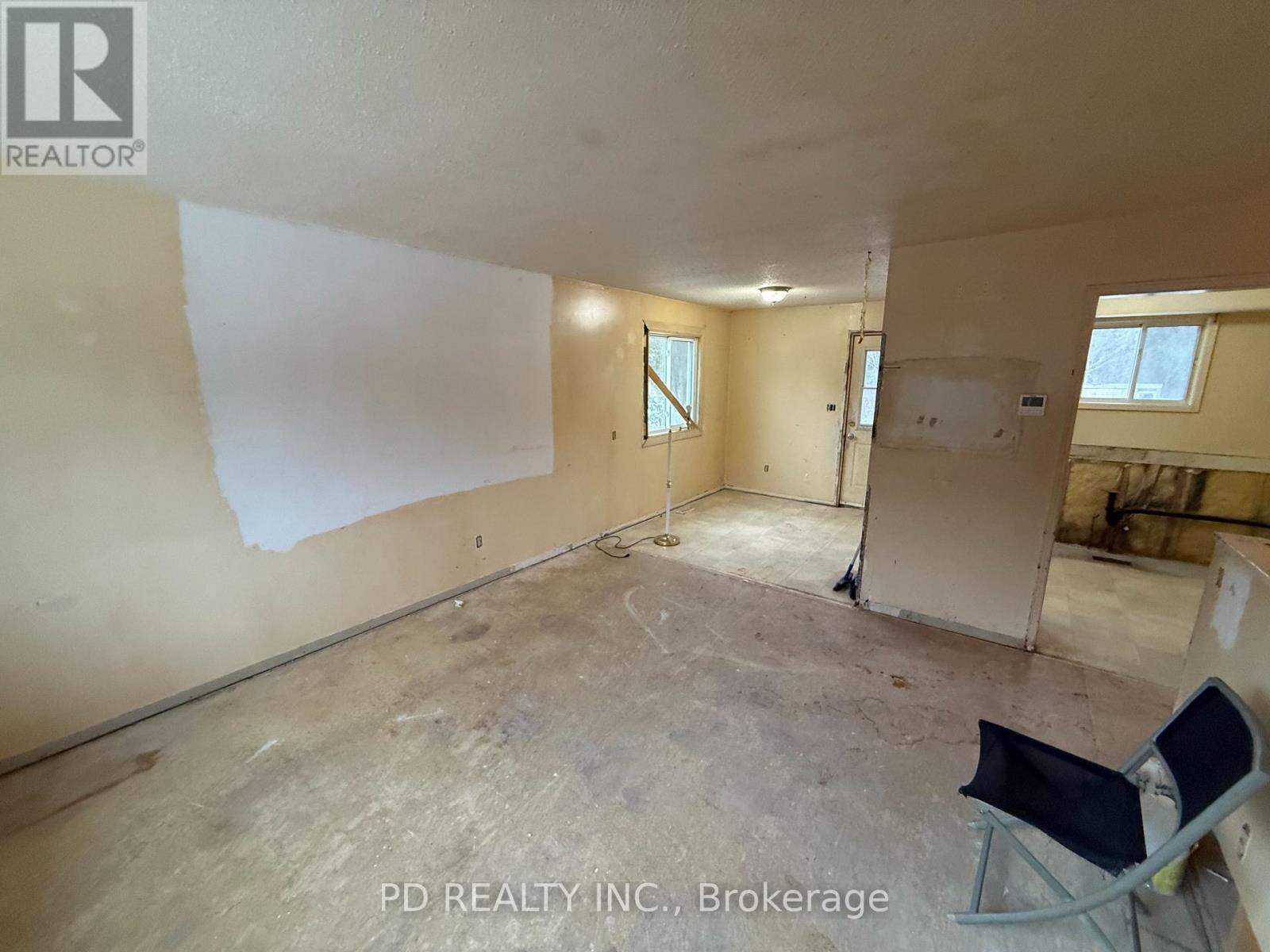 323 Lower Oak Leaf Road, Leeds And The Thousand Islands, Ontario  K0E 1N0 - Photo 23 - X12869410