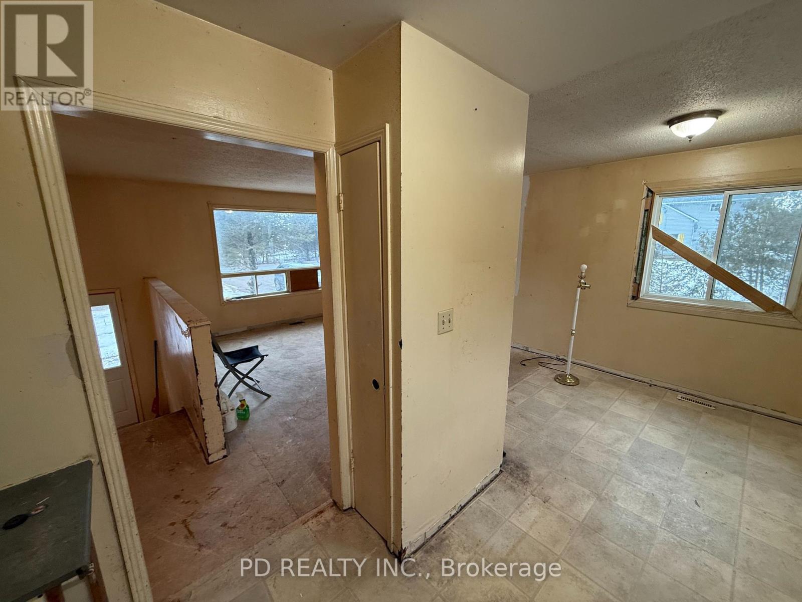 323 Lower Oak Leaf Road, Leeds And The Thousand Islands, Ontario  K0E 1N0 - Photo 27 - X12869410