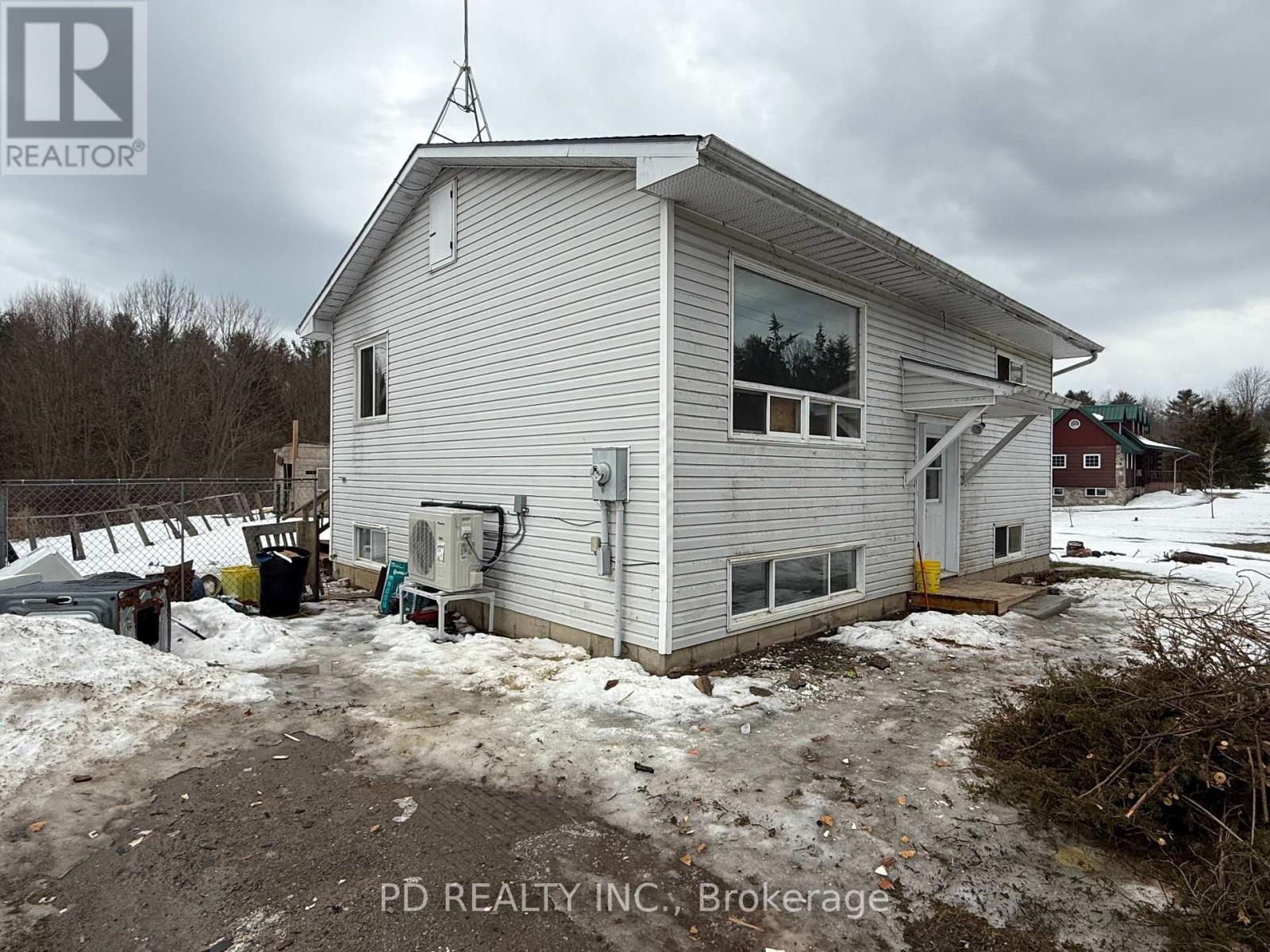 323 Lower Oak Leaf Road, Leeds And The Thousand Islands, Ontario  K0E 1N0 - Photo 4 - X12869410