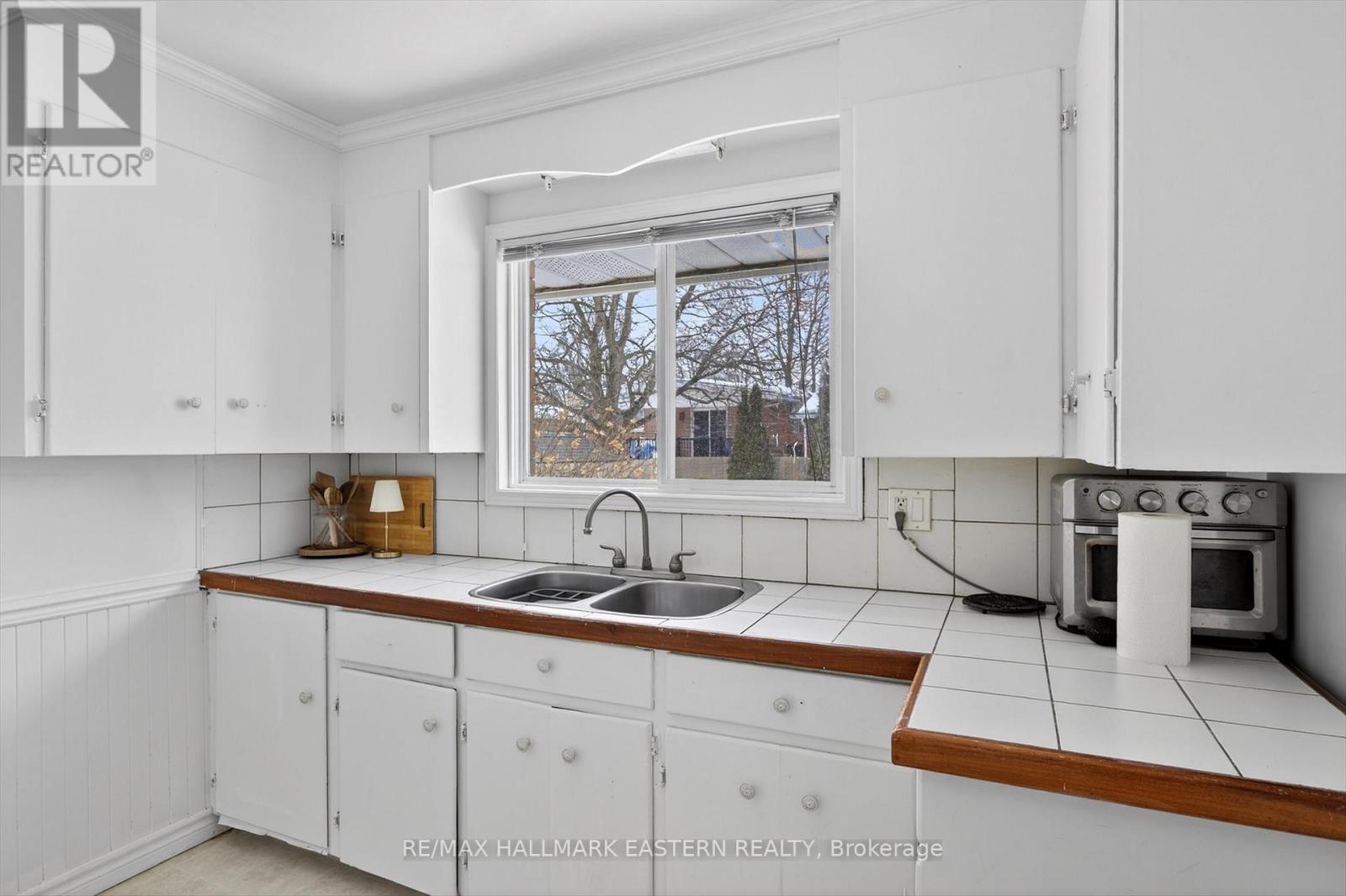 897 Westdale Avenue, Peterborough, Ontario  K9H 6C5 - Photo 14 - X12869432