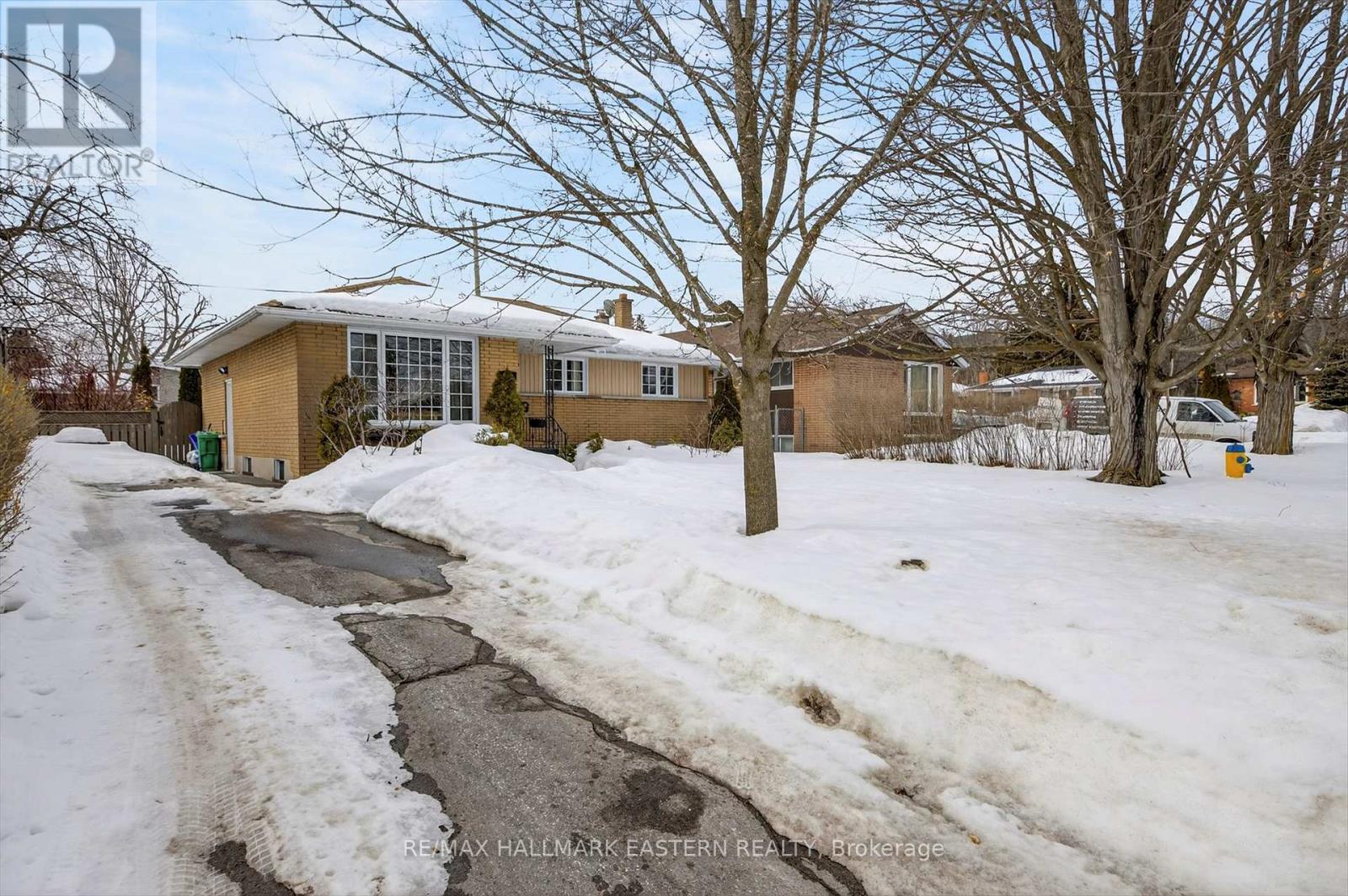 897 Westdale Avenue, Peterborough, Ontario  K9H 6C5 - Photo 4 - X12869432