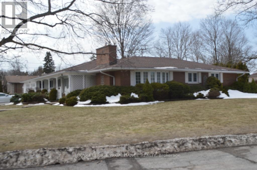 9 Parkview Heights, Quinte West (Trenton Ward), Ontario  K8V 5L9 - Photo 2 - X12869440