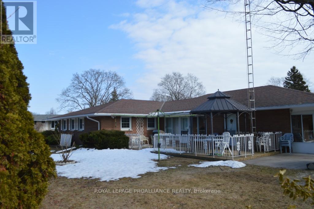 9 Parkview Heights, Quinte West (Trenton Ward), Ontario  K8V 5L9 - Photo 3 - X12869440