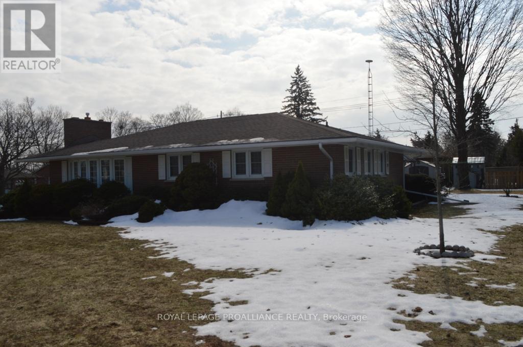 9 Parkview Heights, Quinte West (Trenton Ward), Ontario  K8V 5L9 - Photo 4 - X12869440