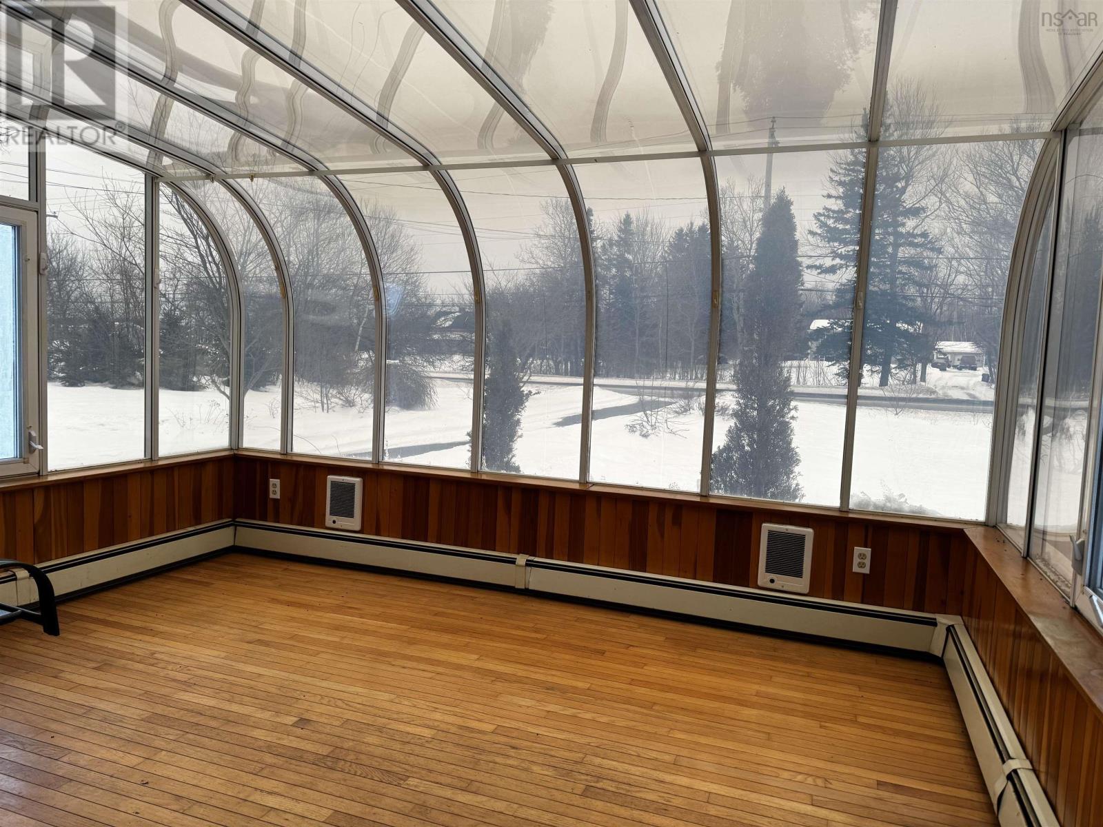 6221 Seaside Drive, Gardiner Mines, Nova Scotia  B1H 5K4 - Photo 2 - 202604000