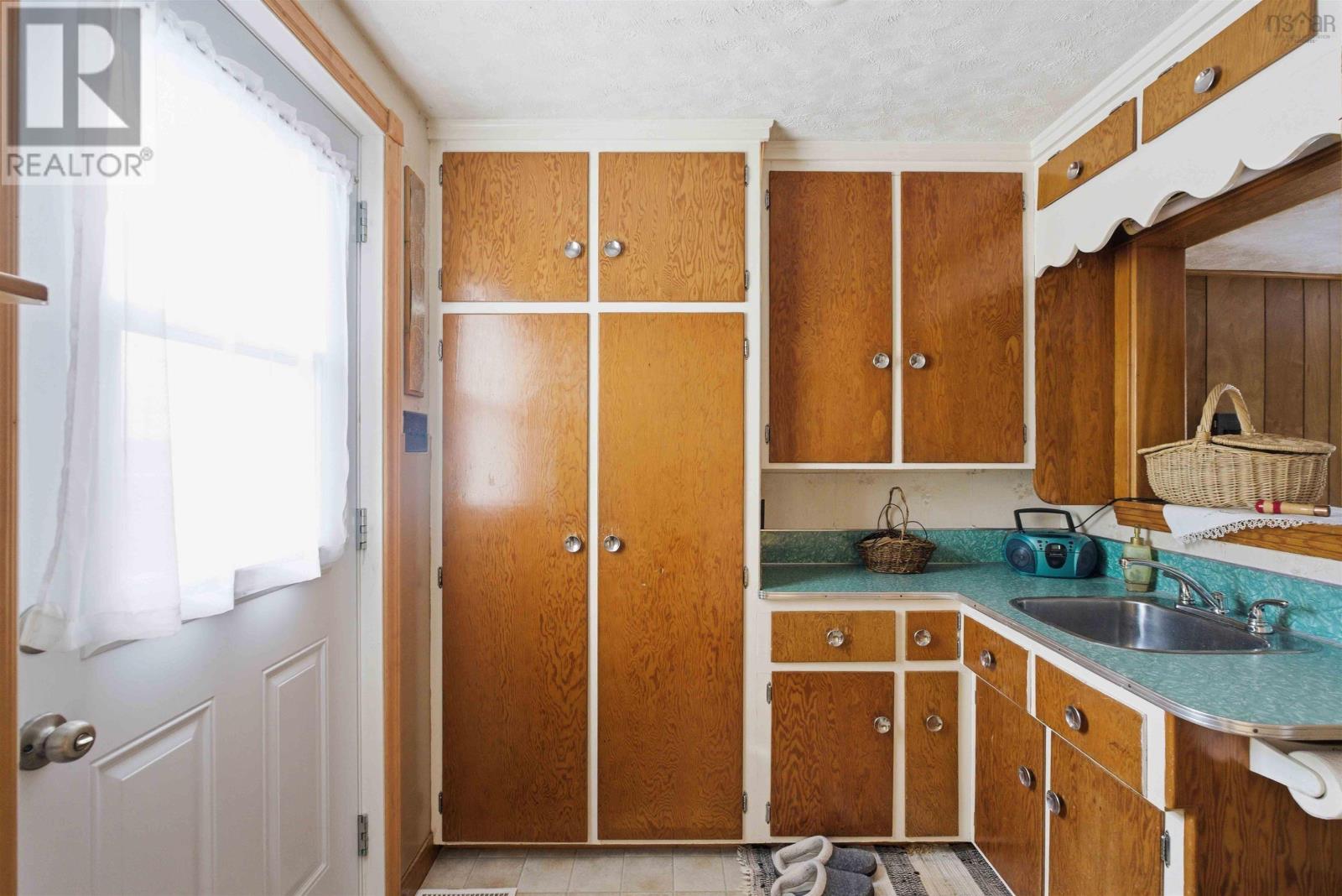 1535 Victoria Road, Dempseys Corner, Nova Scotia  B0P 1C0 - Photo 20 - 202604232