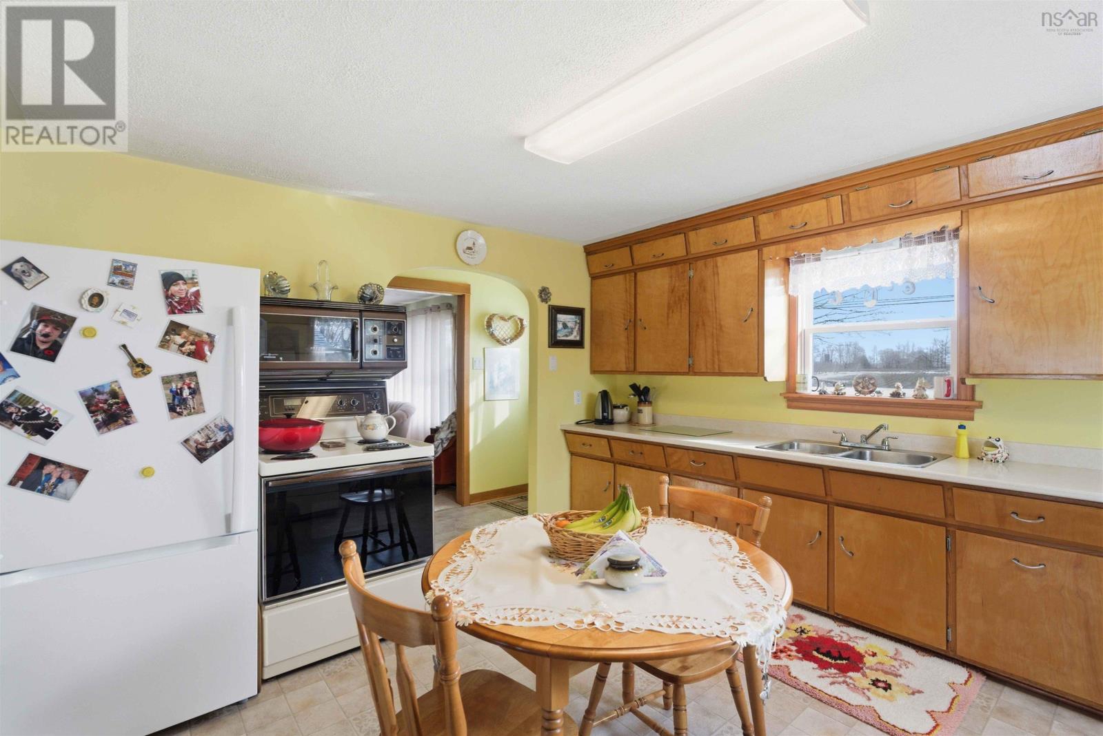 1535 Victoria Road, Dempseys Corner, Nova Scotia  B0P 1C0 - Photo 3 - 202604232