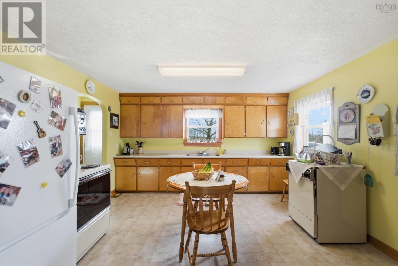 1535 Victoria Road, Dempseys Corner, Nova Scotia  B0P 1C0 - Photo 4 - 202604232