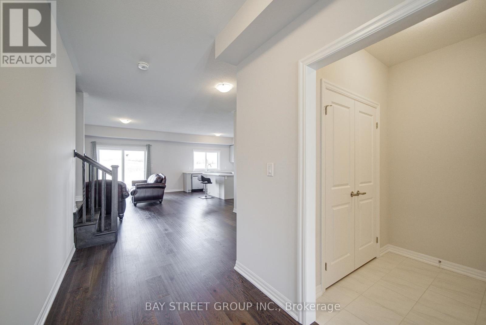 39 Meadowlark Drive, Port Colborne, Ontario  L3K 6E3 - Photo 6 - X12869268