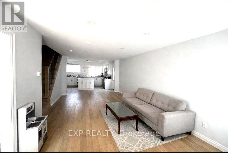 150 Overlea Drive, Kitchener, Ontario  N2M 1T3 - Photo 4 - X12824952