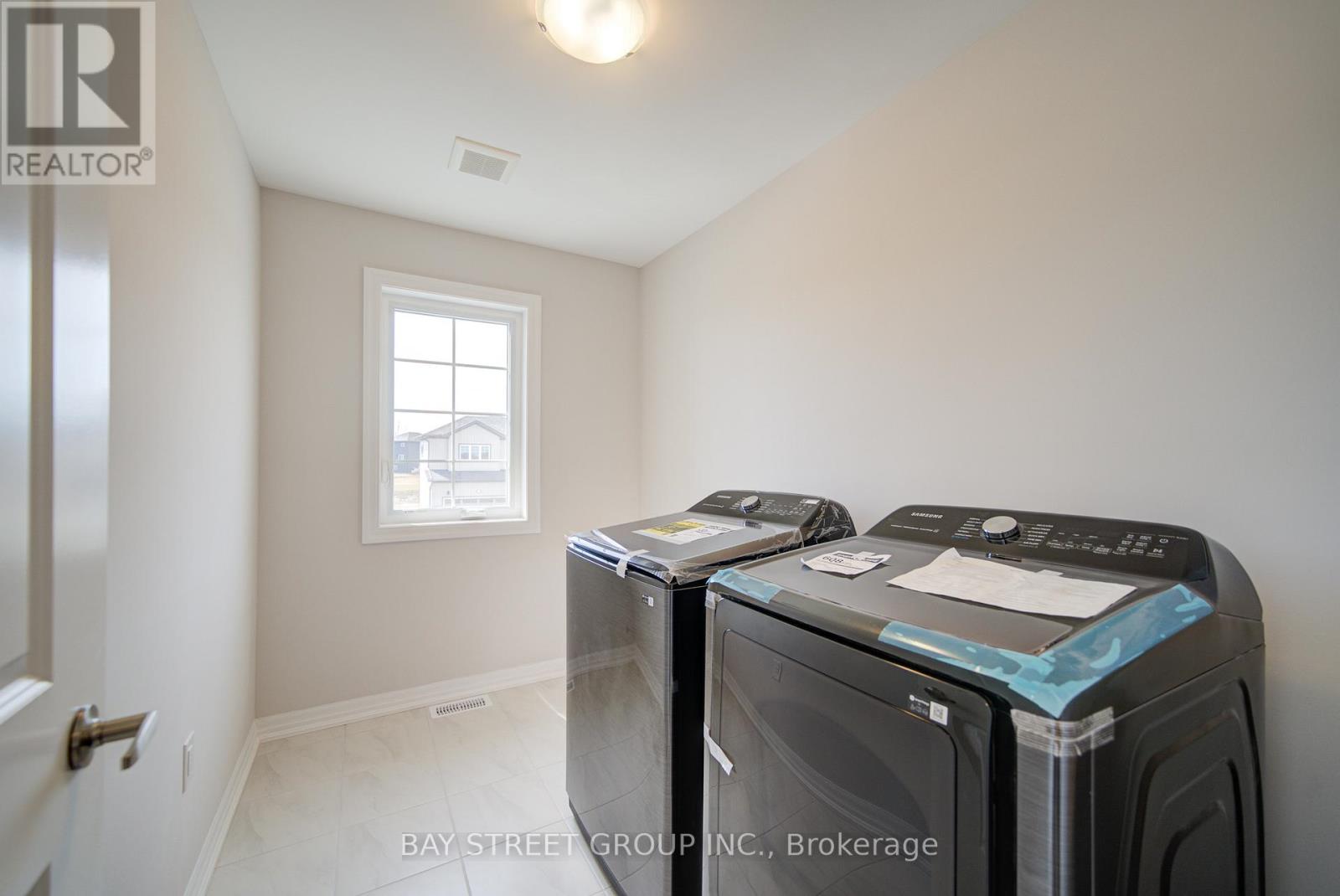 39 Meadowlark Drive, Port Colborne, Ontario  L3K 6E3 - Photo 14 - X12869268