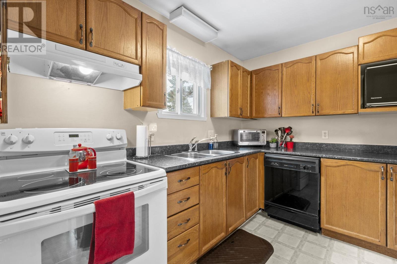 36 Armoyan Drive, Lower Sackville, Nova Scotia  B4C 3S5 - Photo 8 - 202604283