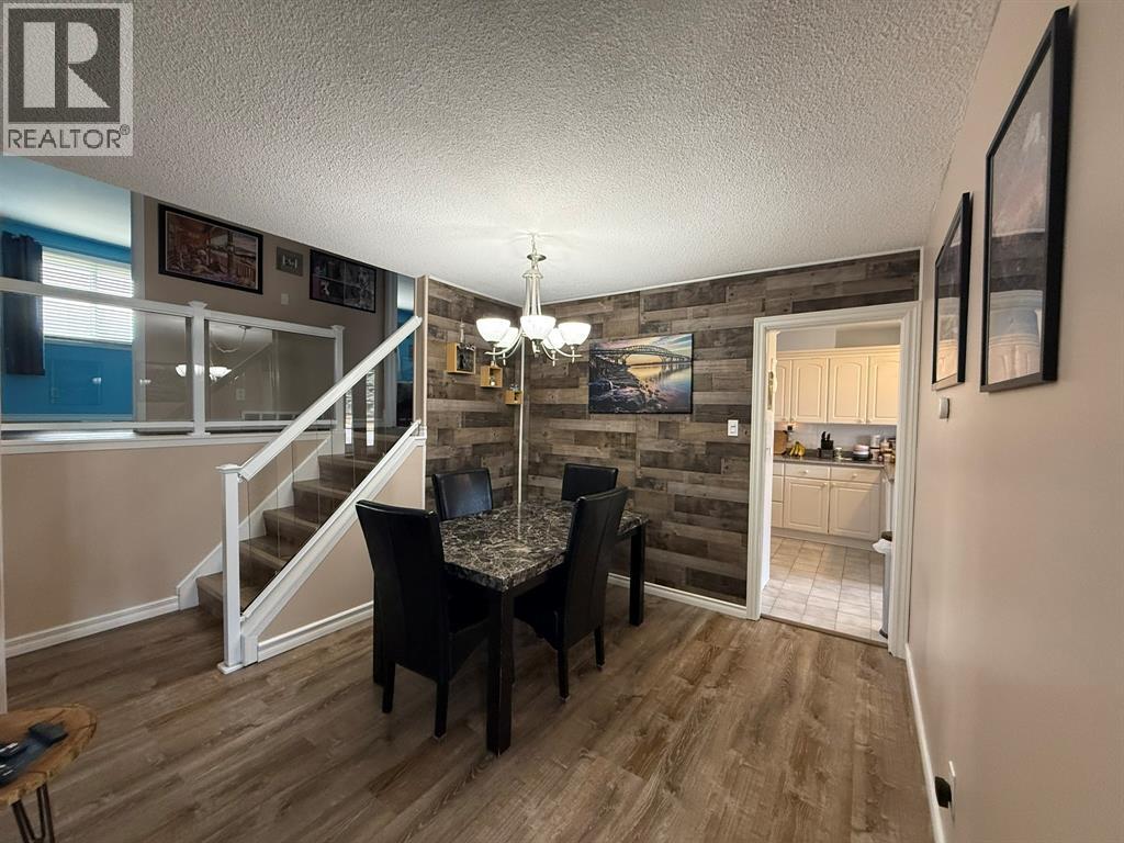 1023 Frost Avenue, Sarnia, Ontario  N7S 4G6 - Photo 8 - 26004981