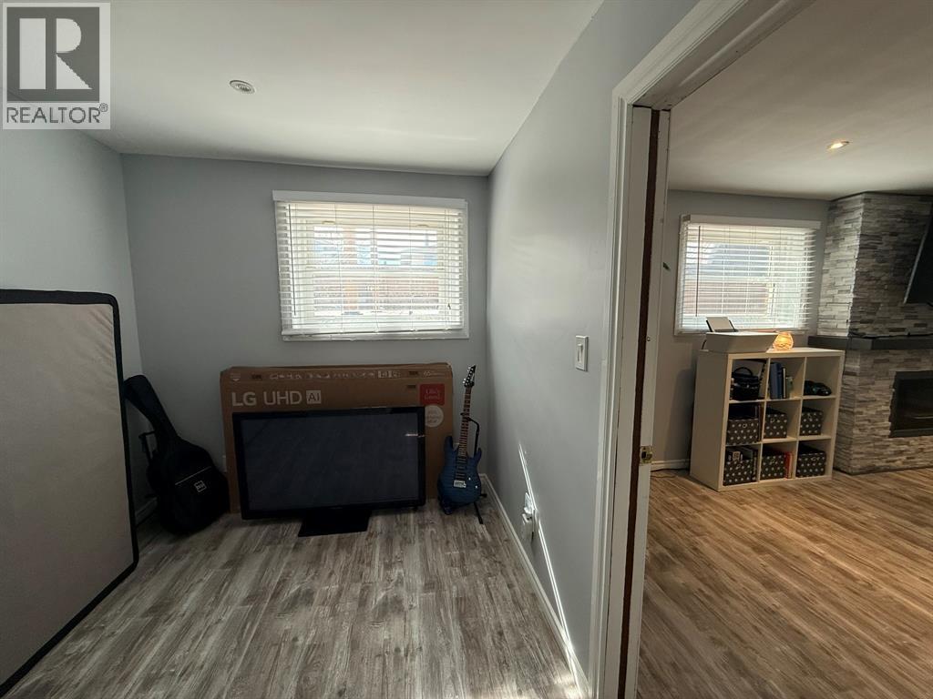 1023 Frost Avenue, Sarnia, Ontario  N7S 4G6 - Photo 15 - 26004981