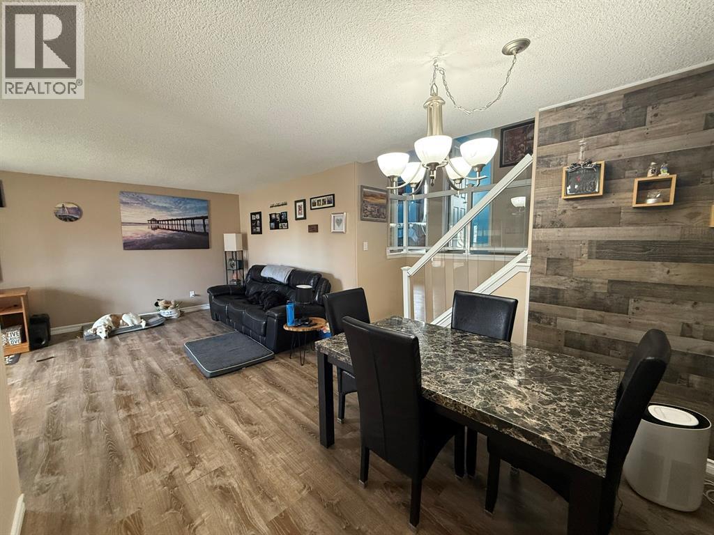 1023 Frost Avenue, Sarnia, Ontario  N7S 4G6 - Photo 3 - 26004981