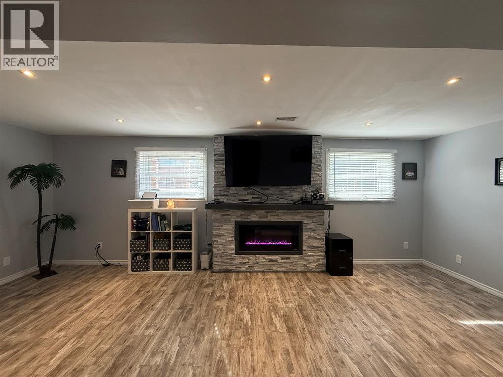 1023 Frost Avenue, Sarnia, Ontario  N7S 4G6 - Photo 12 - 26004981