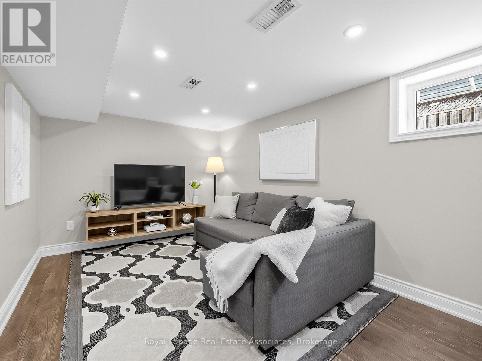 96 Angelene Street, Mississauga, Ontario  L5G 1X2 - Photo 20 - W12849254