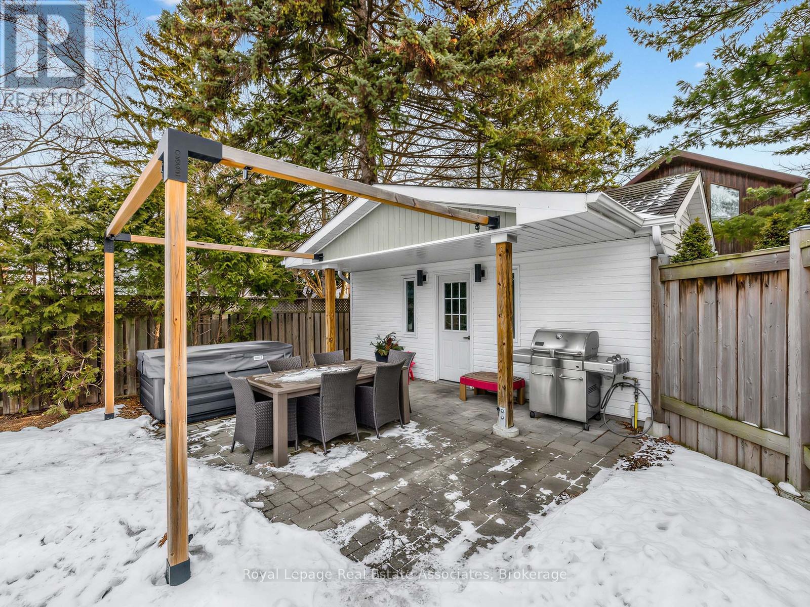 96 Angelene Street, Mississauga, Ontario  L5G 1X2 - Photo 27 - W12849254