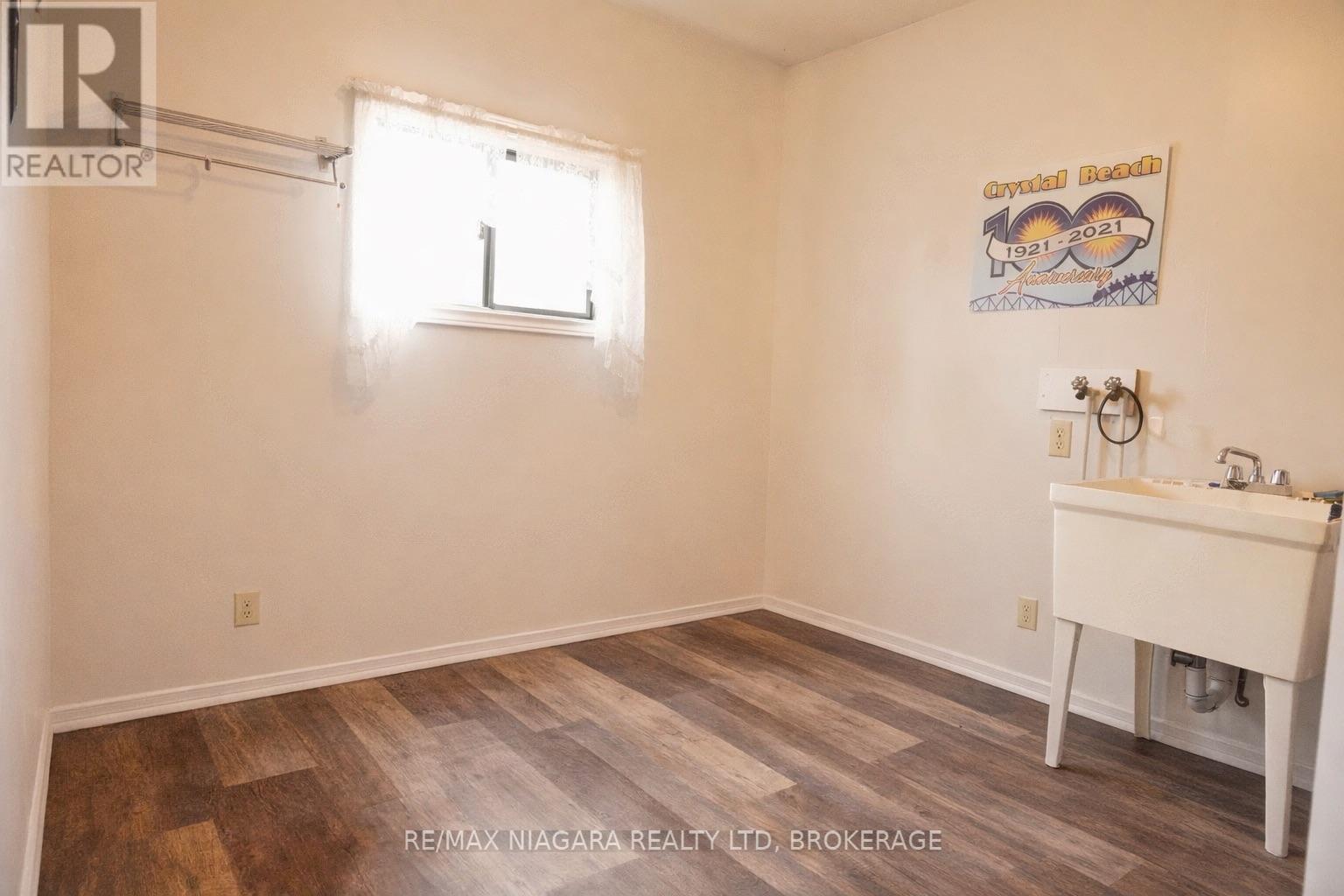 319 Beechwood Avenue, Fort Erie (Crystal Beach), Ontario  L0S 1B0 - Photo 11 - X12869402