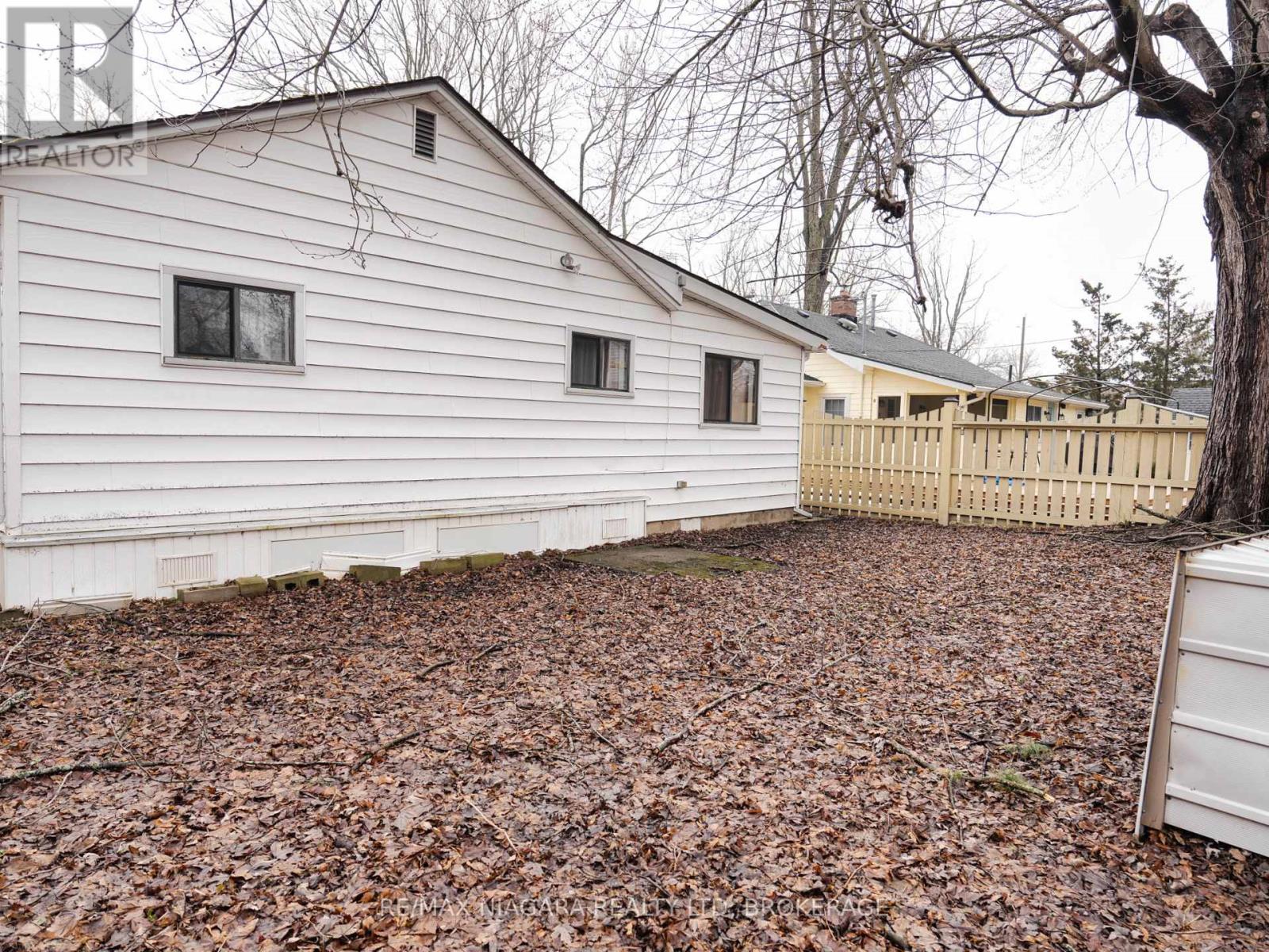 319 Beechwood Avenue, Fort Erie (Crystal Beach), Ontario  L0S 1B0 - Photo 16 - X12869402