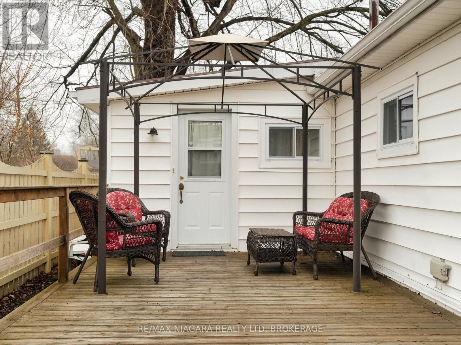 319 Beechwood Avenue, Fort Erie (Crystal Beach), Ontario  L0S 1B0 - Photo 2 - X12869402