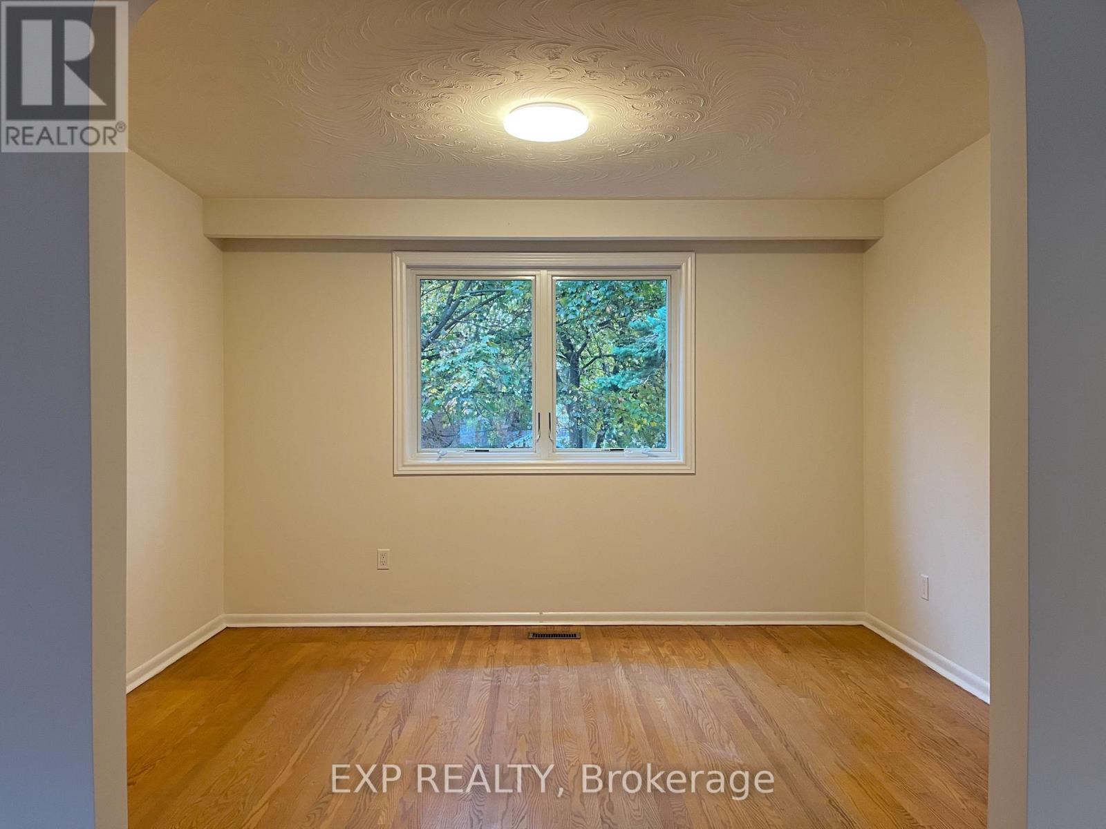 61 Richbourne Court, Toronto, Ontario  M1T 1T5 - Photo 4 - E12773486