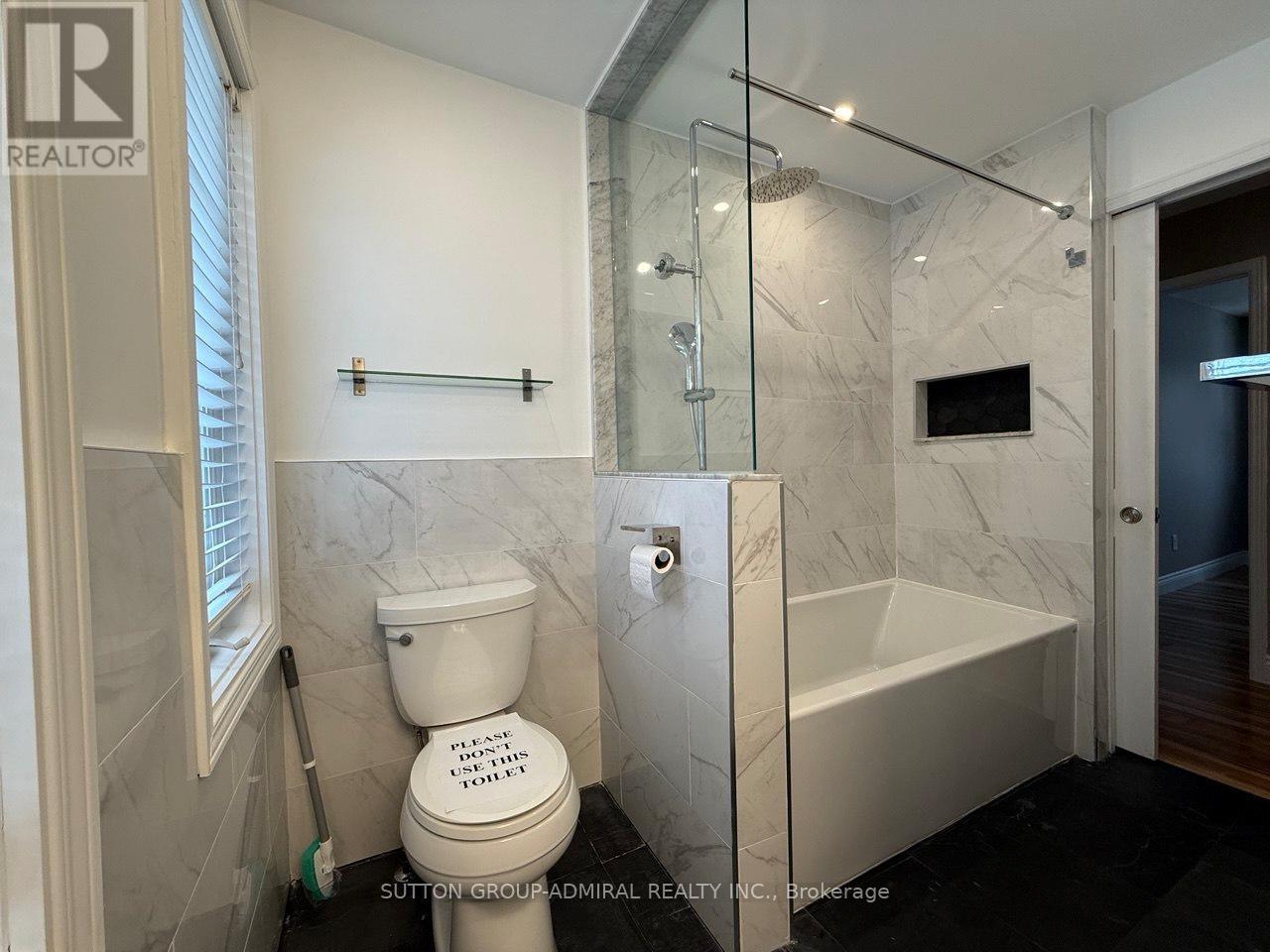 39 April Gardens, Aurora, Ontario  L4G 4R7 - Photo 21 - N12869372