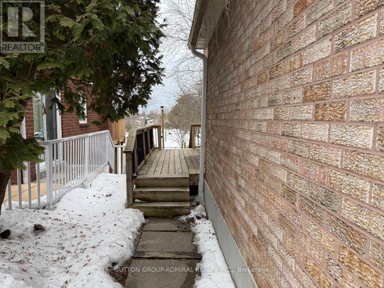 39 April Gardens, Aurora, Ontario  L4G 4R7 - Photo 36 - N12869372