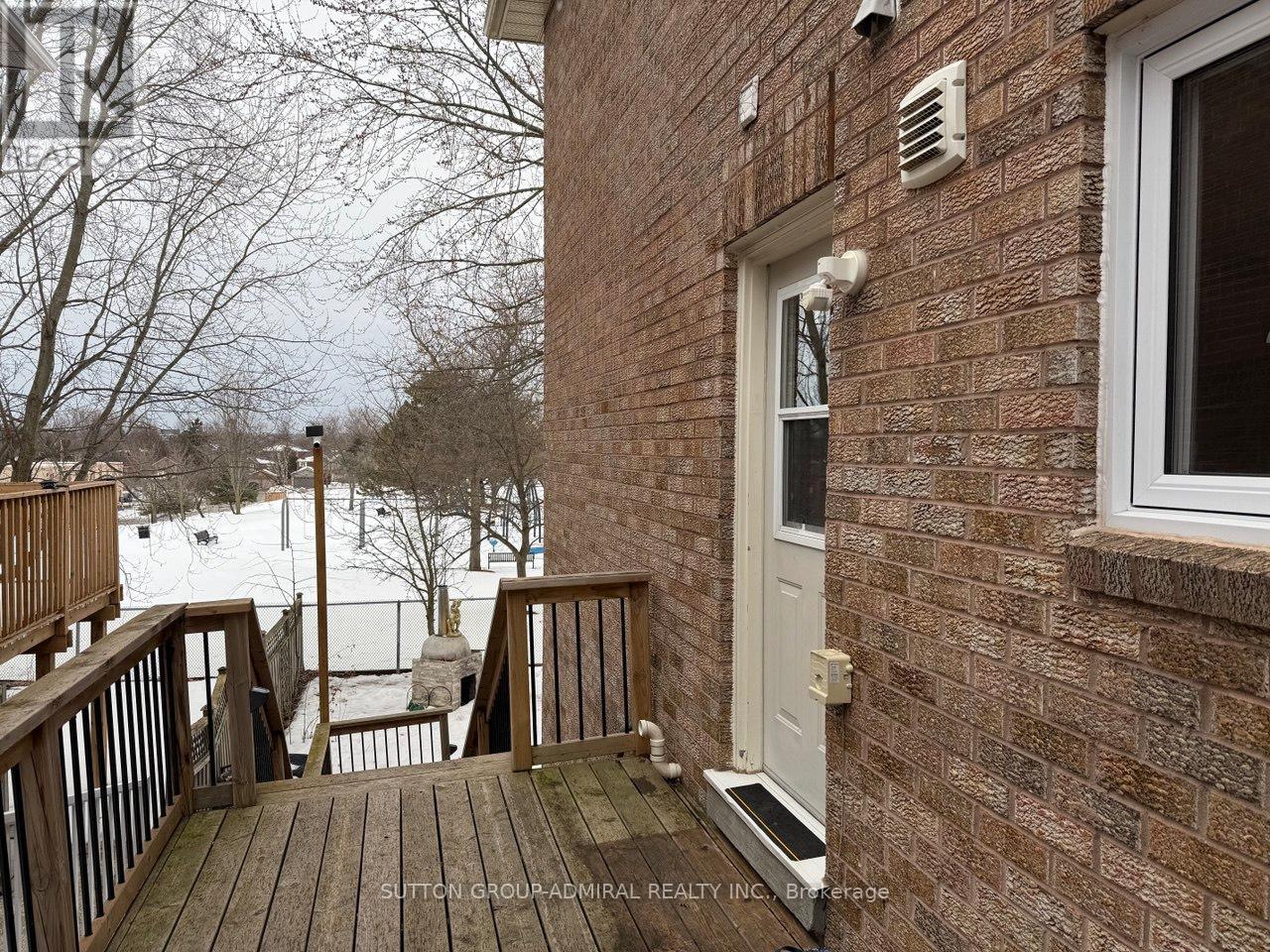 39 April Gardens, Aurora, Ontario  L4G 4R7 - Photo 37 - N12869372