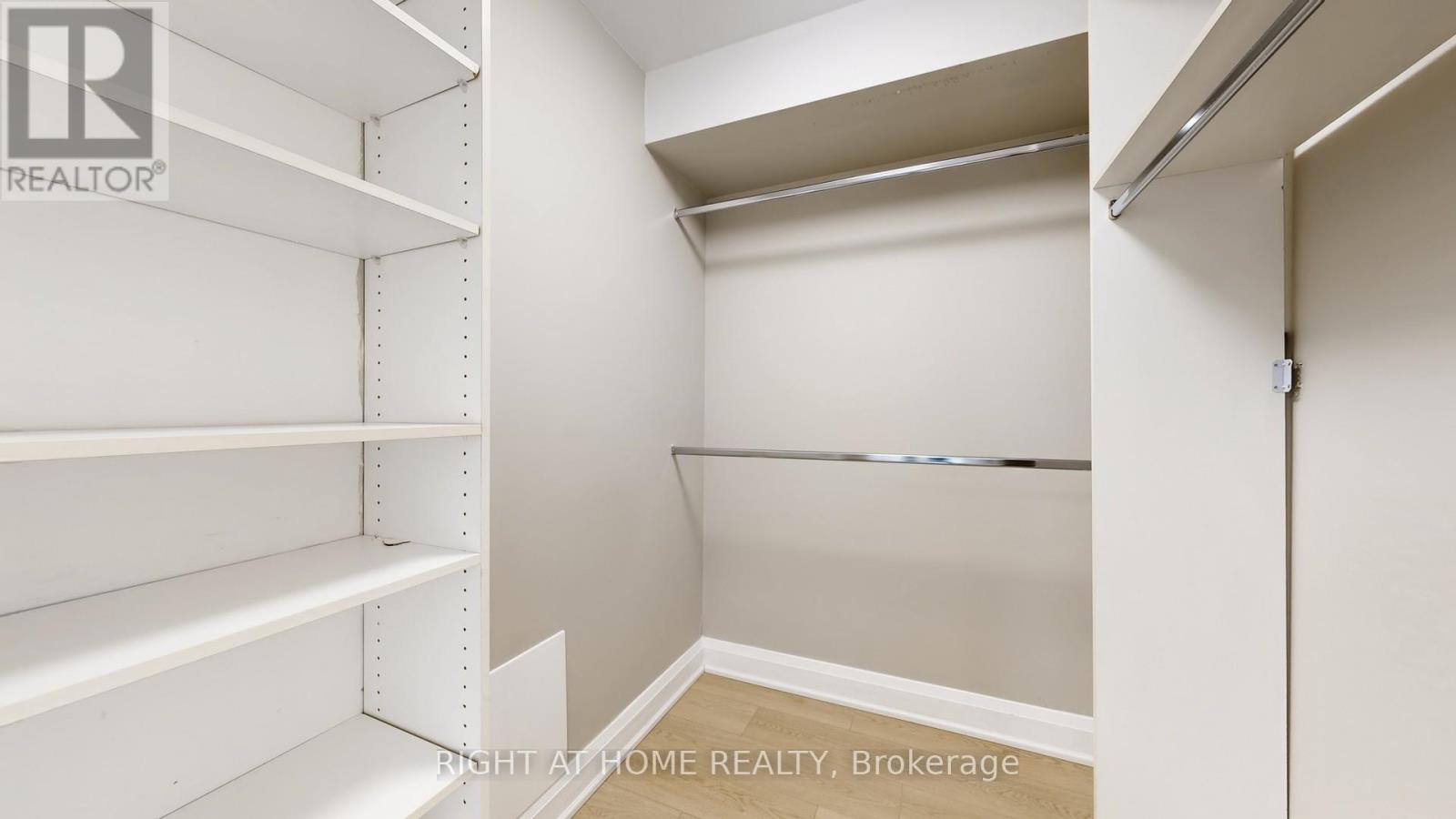 402 - 1 Clark Avenue W, Vaughan, Ontario  L4J 7Y6 - Photo 19 - N12869406