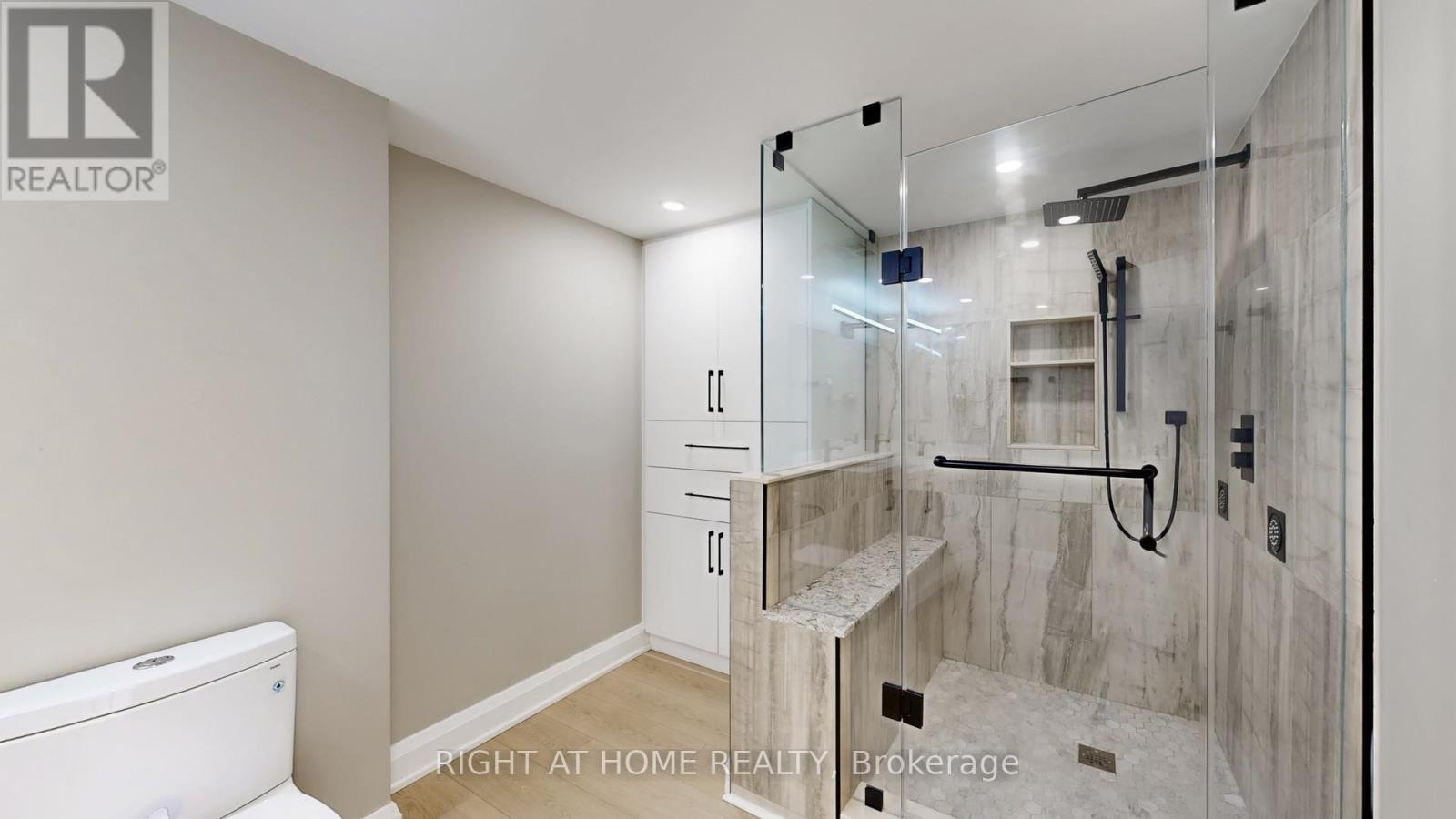 402 - 1 Clark Avenue W, Vaughan, Ontario  L4J 7Y6 - Photo 21 - N12869406