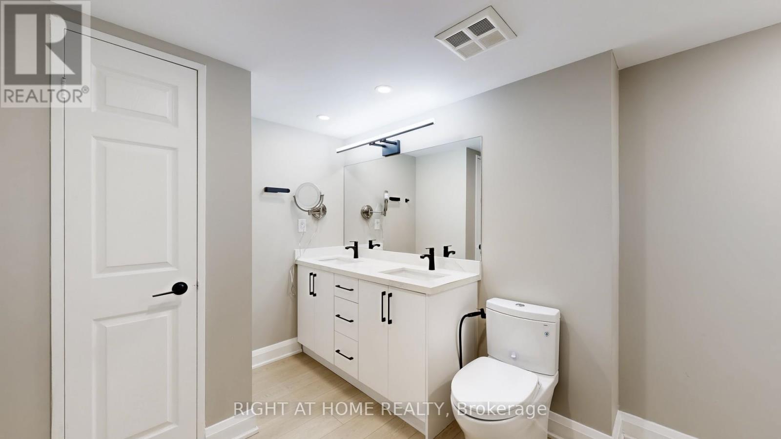 402 - 1 Clark Avenue W, Vaughan, Ontario  L4J 7Y6 - Photo 22 - N12869406