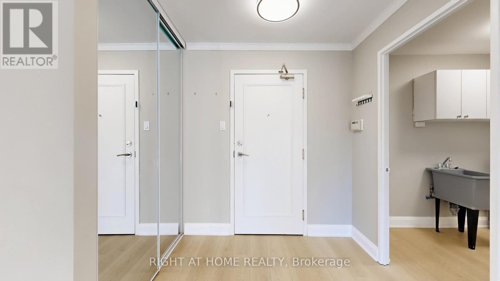 402 - 1 Clark Avenue W, Vaughan, Ontario  L4J 7Y6 - Photo 29 - N12869406