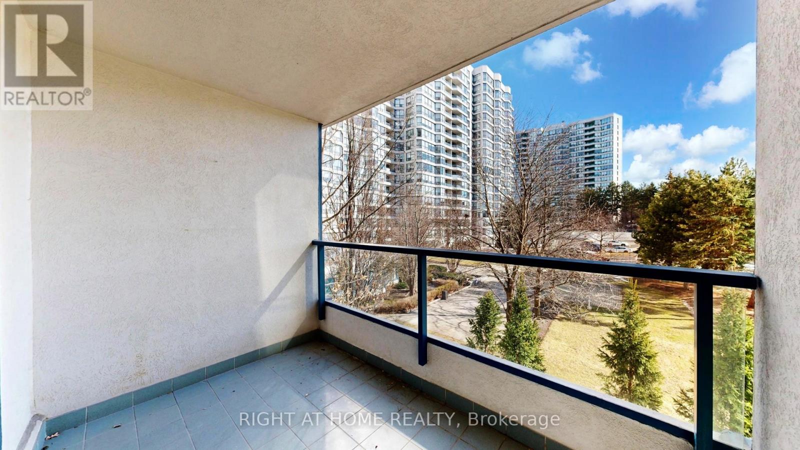 402 - 1 Clark Avenue W, Vaughan, Ontario  L4J 7Y6 - Photo 31 - N12869406