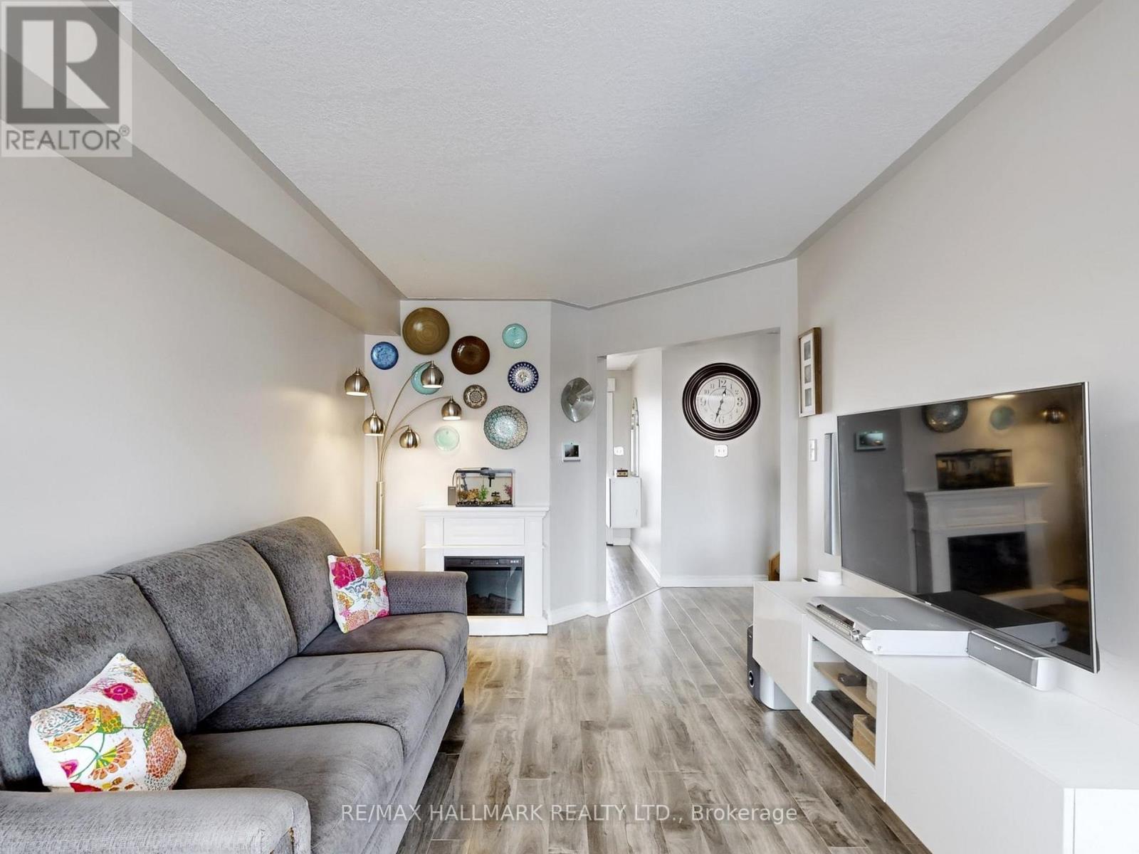 62 Crittenden Drive, Georgina, Ontario  L4P 4E3 - Photo 7 - N12869454